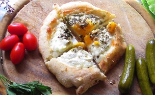 פיתה חצ'אפורי (צילום: שרון ברקוביץ, BERKO MADE)