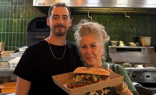 מנה משלה שרונה מרקט. סמדי בומבה פיתה בסטה