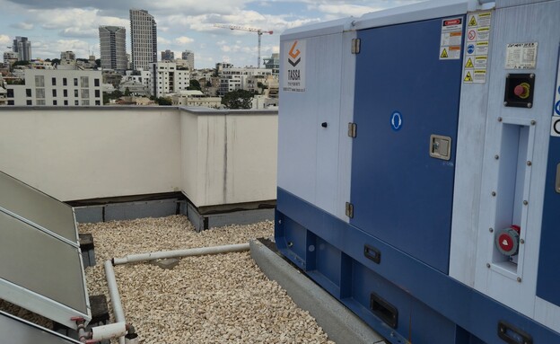 הגג הכחול ברמת גן אחרי שהסתיימה ההתקנה הגג הכחול ברמת גן אחרי שהסתיימה ההתקנה