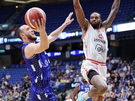 אבל היידיגר העיר את הכחולים (אלן שיבר)