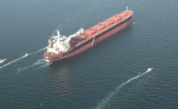 תרגיל של חיל הים של משמרות המהפכה במצר הורמוז תרגיל של חיל הים של משמרות המהפכה במצר הורמוז