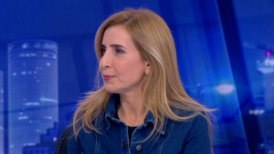 דניאל אלוני שורדת שבי (צילום: מתוך "אברי ושרקי", קשת 12)