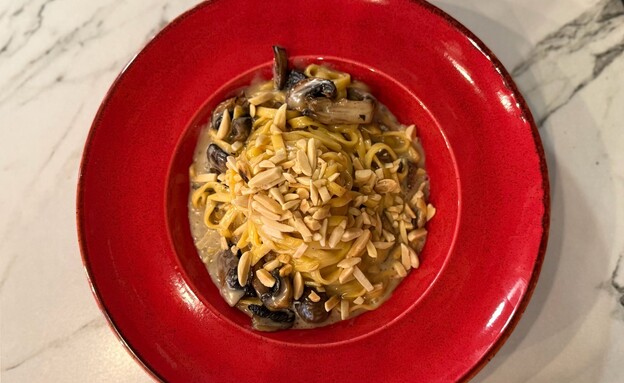 פסטה שמנת פטריות אבל עם הפתעה. פסטה לוקו פרדס חנה