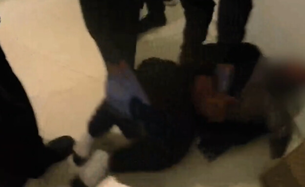 מעצר הפורץ (צילום: דוברות המשטרה)