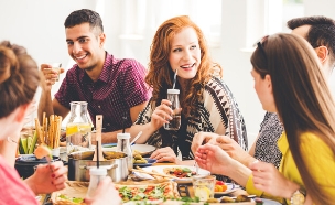 ארוחה טבעונית (צילום: Photographee.eu, shutterstock)