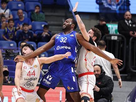 ואז הגיע הצ`יף (אלן שיבר)