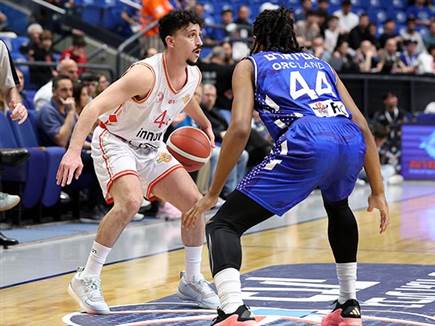 והתעלה על משחק נהדר של משגב (אלן שיבר)