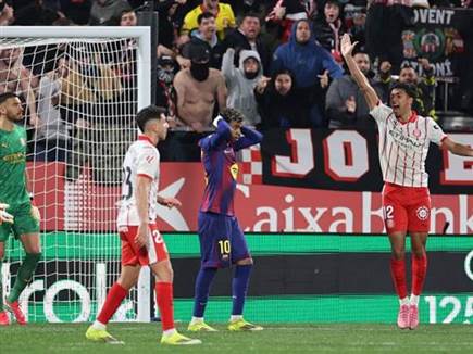 לאמין ימאל אחרי החמצת הפנדל (Getty)