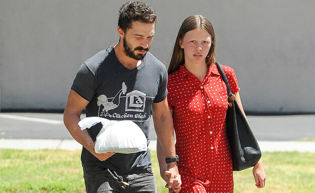 שיה לה-בוף ומיה גות' (צילום: Bauer-Griffin | GC Images)