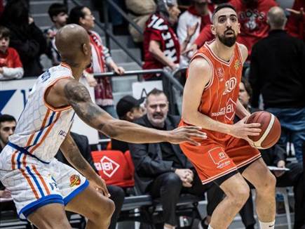 יצאה מהמשבר? (עודד קרני)