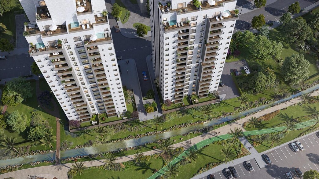 המתחם ברחוב האלון ביבנה