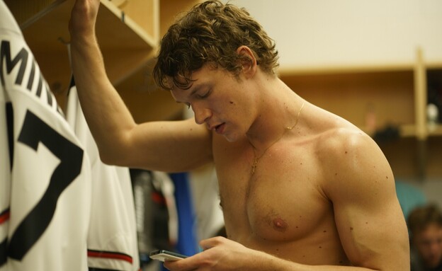 מתוך הסדרה "יריבות לוהטת"