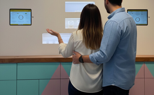 JOOLME השוואת טבעות אירוסין בקיר החשיפה בבורסה ליהלומים ברמת גן