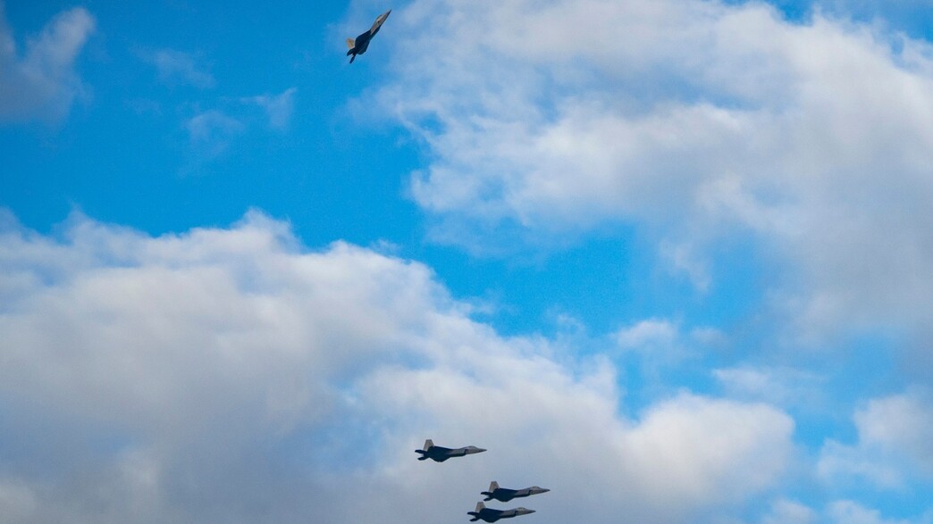 מטוס קרב F22 אמריקני