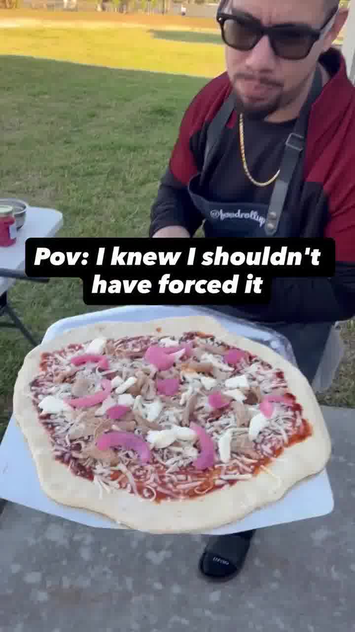 קצת קמח על הכף של הפיצה... חוסך ערמות של עצבים