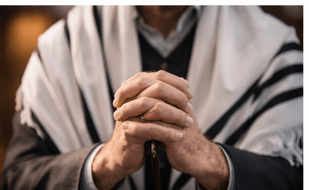 גבר מתפלל (הדמיה: mako)