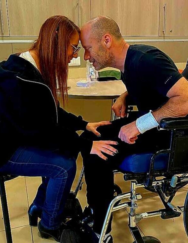 טלי ובן זוגה, במהלך השיקום