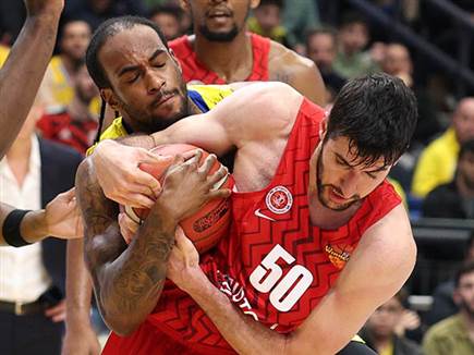 אוהב `להציק` בהגנה (אלן שיבר) (צילום: ספורט 5)