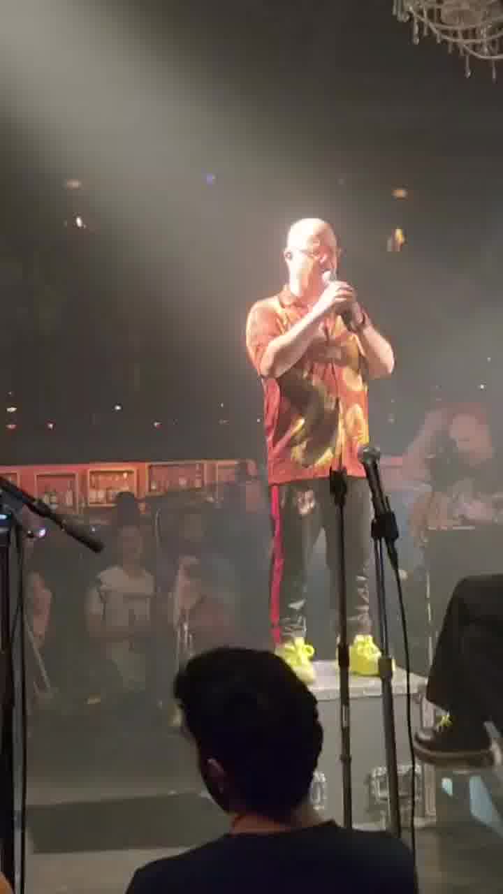 טיפקס במופע מיוחד 360 בבארבי מבצעים את "ברית עולם" לזכרו של מתי כספי