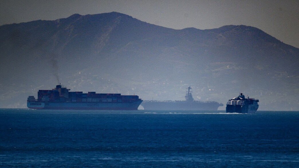 נושאת המטוסים ג'רלד פורד במצר גיברלטר