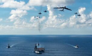 כוחות אוויר וים אמריקניים (צילום: reuters)