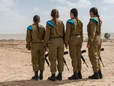 הסיוט שעברו החיילות ב-2 בלילה: "תשירו חזק - יכאב פחות"