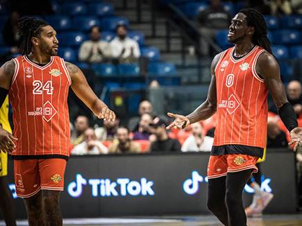 נראה מצוין גם כן. מוטלי (עודד קרני)