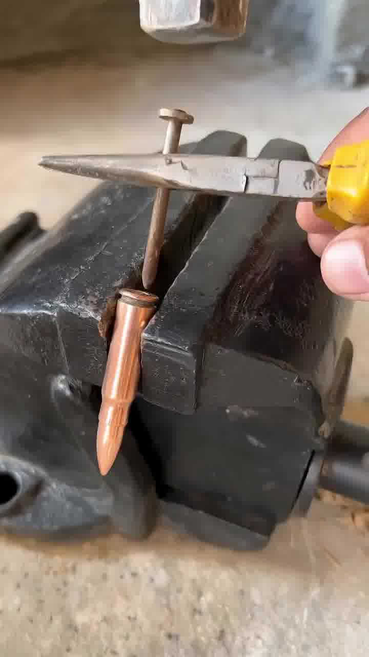 "וזה, ילדים, למה עד היום אני לא מצליח לקפל את הברך שלי עד הסוף"