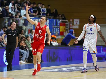 הובר חגג נגד האקסית (לירון מולדובן)