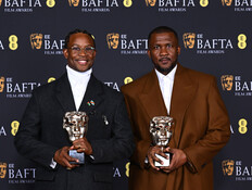 כשהזוג המלכותי וכוכבי הענק באולם: הקללות בטקס היוקרתי