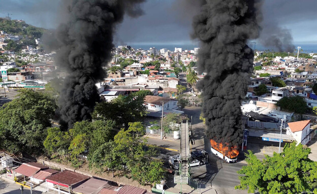 מהומות במקסיקו בעקבות חיסול אל מנצ'ו (צילום: רויטרס)