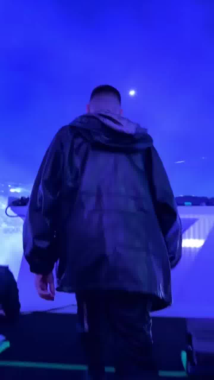 דיג׳יי גברי פונטה (אייפל 65) סגר אמש את טקס סיום אולימפיאדת החורף באיטליה עם הלהיט הבלתי נשכח