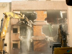 הריסת חמישה בניינים ישנים בשכונת דוד אלעזר ברעננה