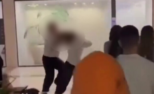 תיעוד בתקיפה בבית הספר (צילום: מתוך עמוד האינסטגרם של דניאל עמרם)