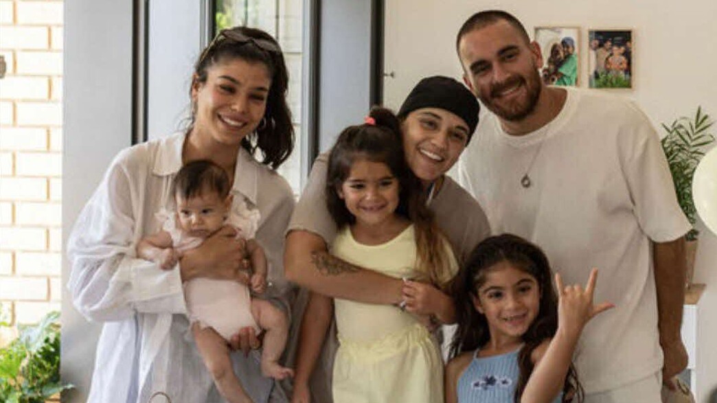 סהר דמארי ומשפחתה עם אמילי דמארי סהר דמארי ומשפחתה עם אמילי דמארי