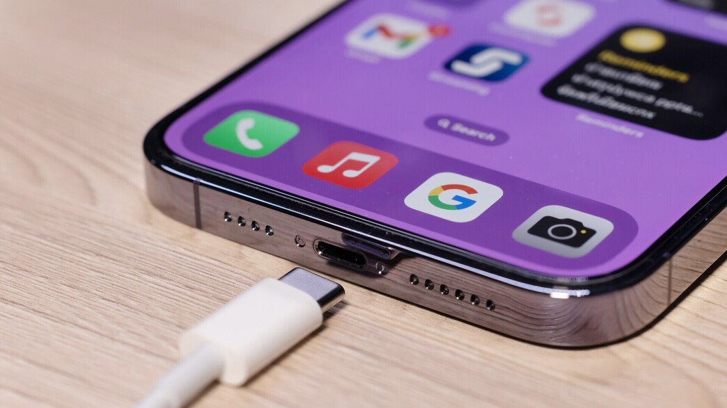 אייפון, טעינה, מטען