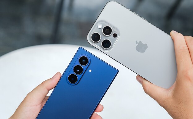 אייפון וגלקסי (צילום: shutterstock)