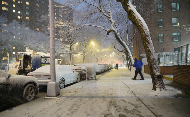 סופה קשה מכה בניו יורק סופה קשה מכה בניו יורק