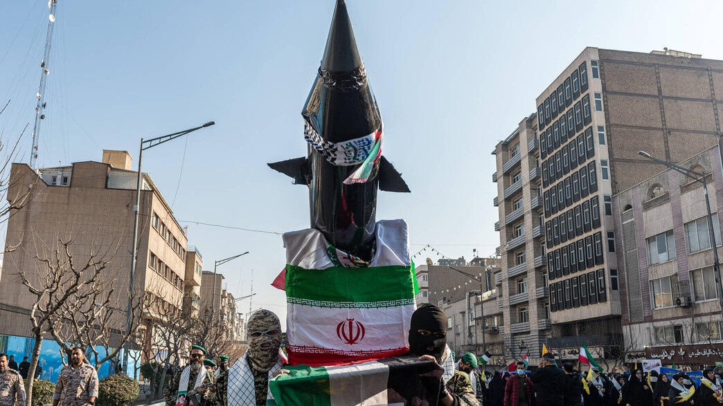 מצעד צבאי של משמרות המהפכה והבסיג'