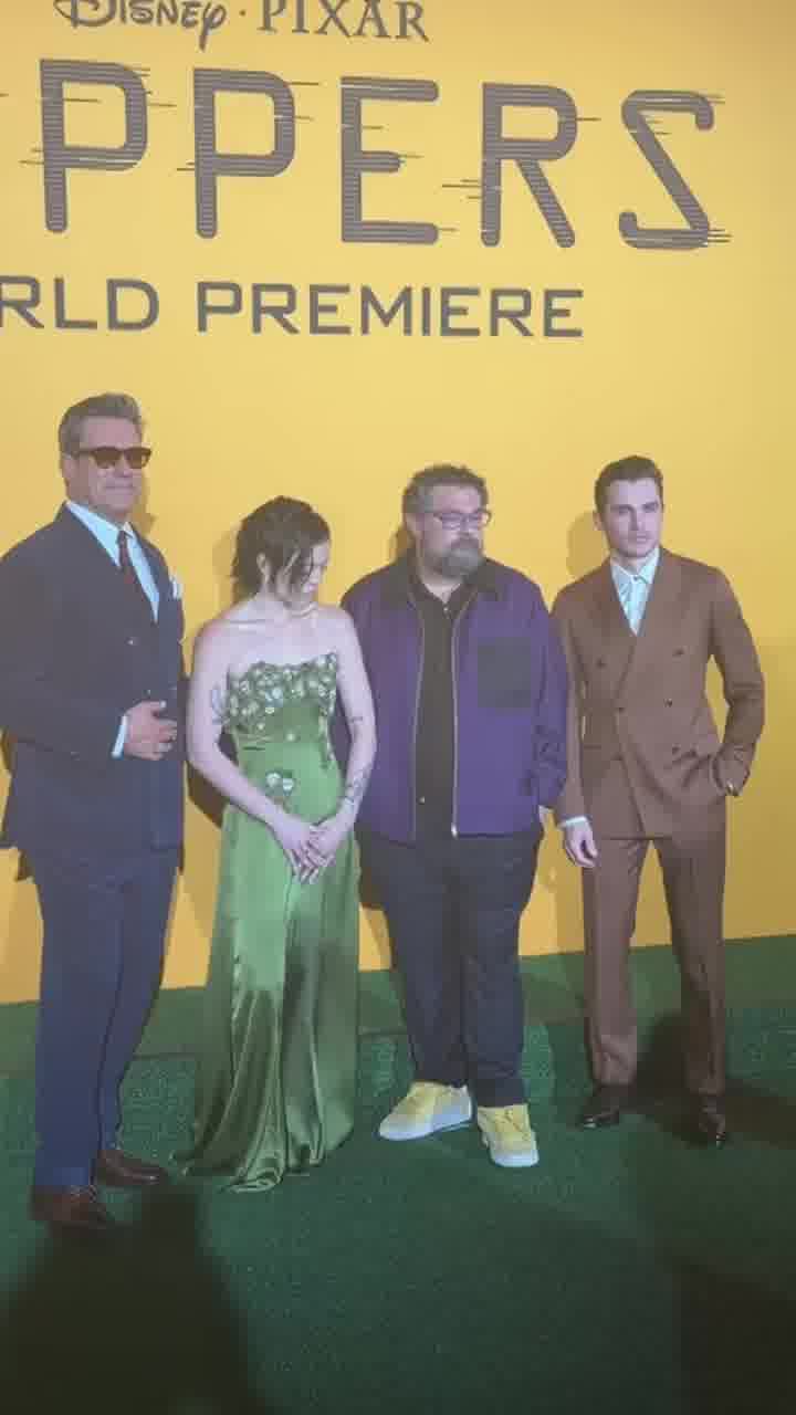 בהוליווד התקיימה פרמיירת הסרט החדש של פיקסאר, "קופצים בראש". בין המדובבים: ג'ון האם