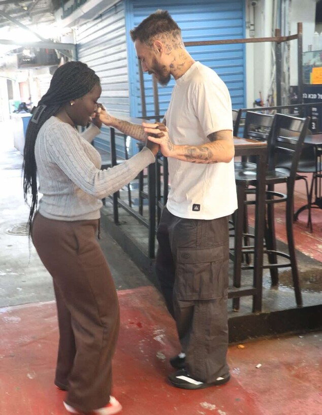 טום אביב פפארצי טום אביב פפארצי