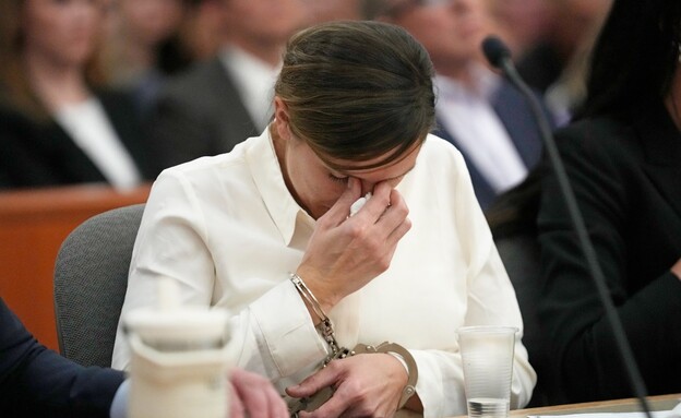 קורי רישינס שחשודה ברצח בעלה קורי רישינס שחשודה ברצח בעלה