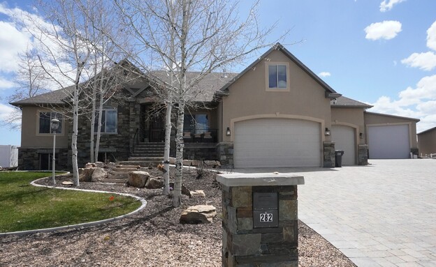 הבית שבו התגוררו קורי ריצ'ינס ובעלה אריק הבית שבו התגוררו קורי ריצ'ינס ובעלה אריק