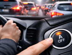 דונלד טראמפ פתח במתקפה - נגד מנגנון מעצבן במיוחד