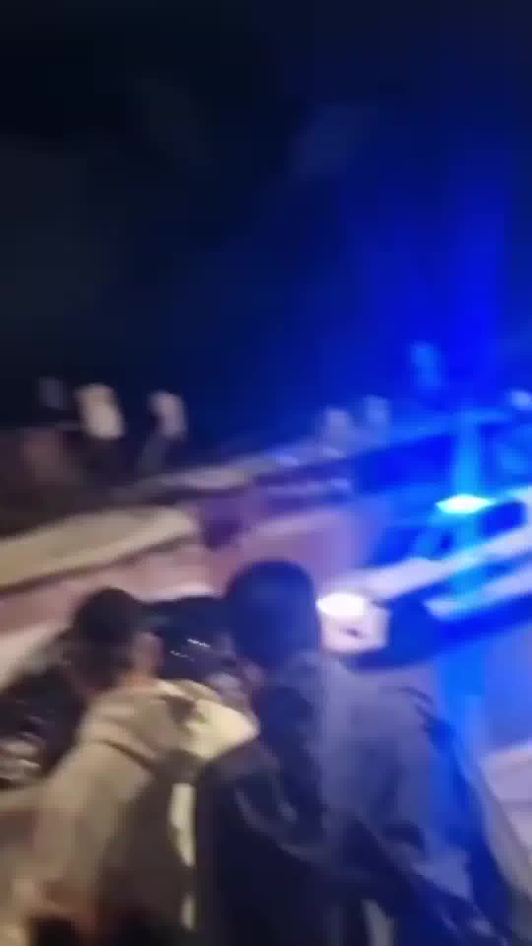 המשטרה עצרה את פעיל הימין זיו ברנס שהפגין מול הבית של לוסי אהריש 