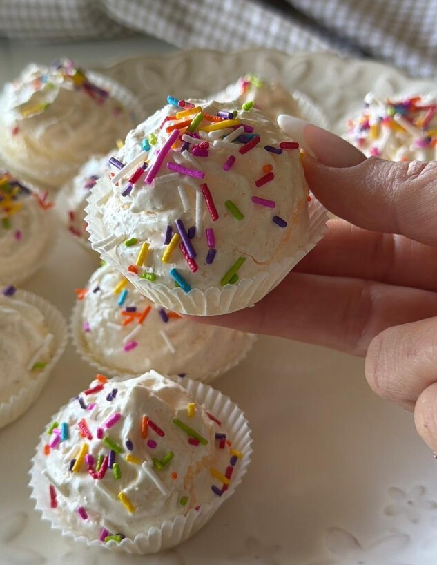 נשיקות מקושטות