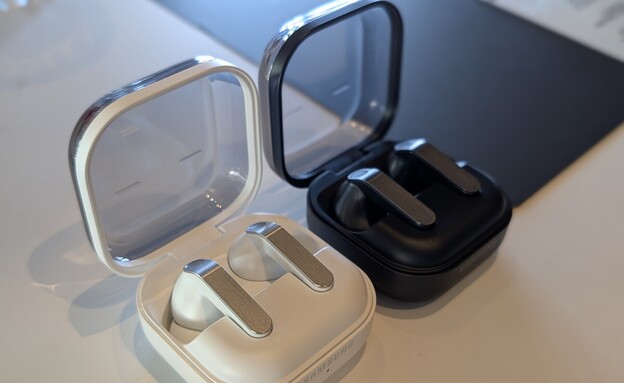 אוזניות גלקסי באדס 4 אוזניות גלקסי באדס 4