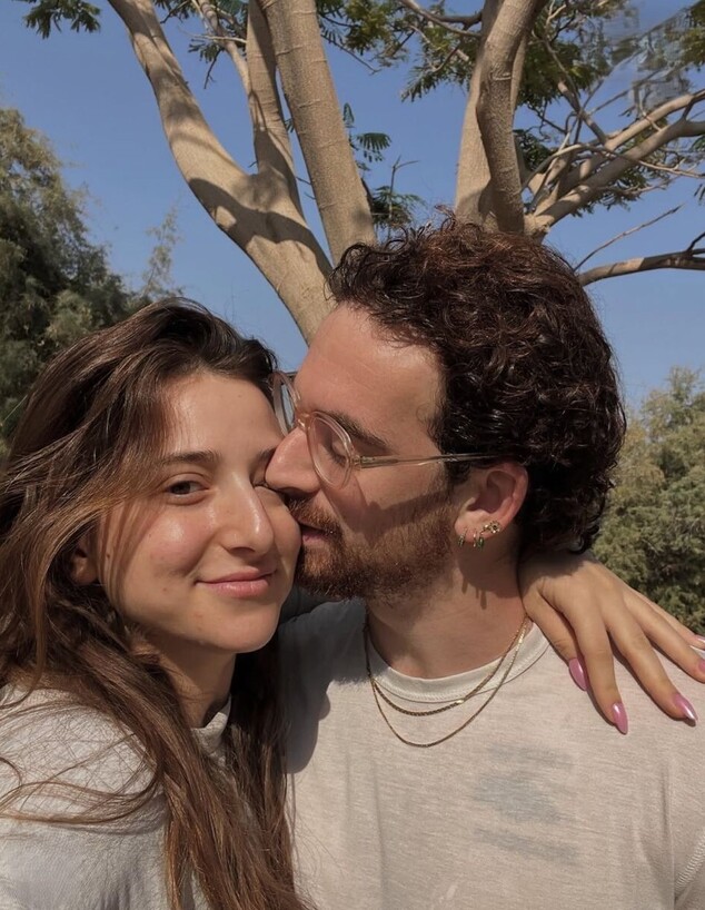 אלונה סער ובן זוגה יותם רבינו אלונה סער ובן זוגה יותם רבינו