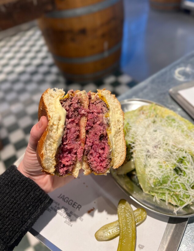 אדום, שמן, עסיסי. טעים רצח אדום, שמן, עסיסי. טעים רצח