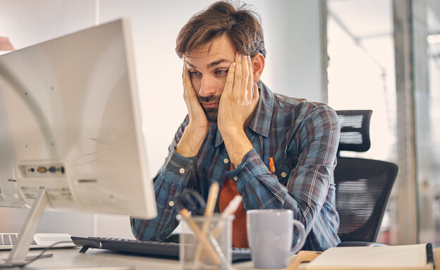 עובד מוטרד (צילום: 123RF‏)